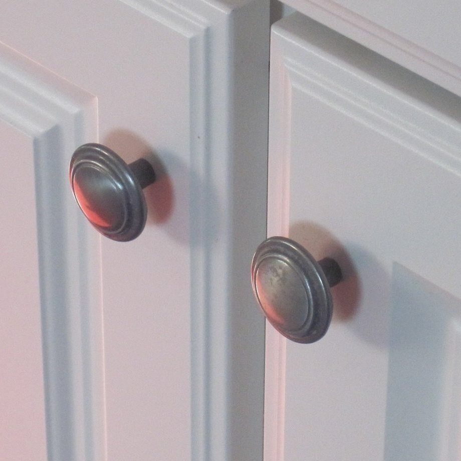 How to Reattach a Cabinet Handle - Cabinet Door Handle Repair Tutorial